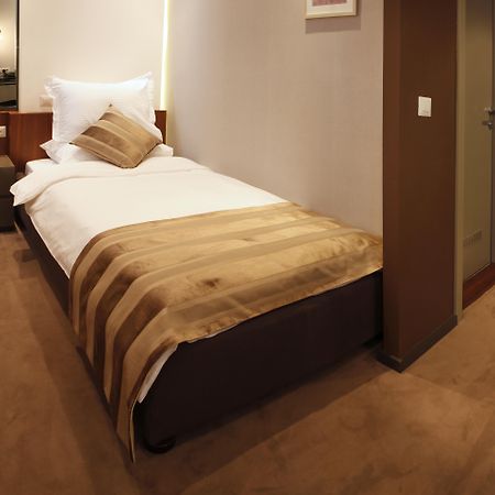 Hotel Russia Skopje Luaran gambar