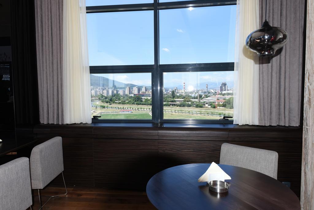 Hotel Russia Skopje Luaran gambar