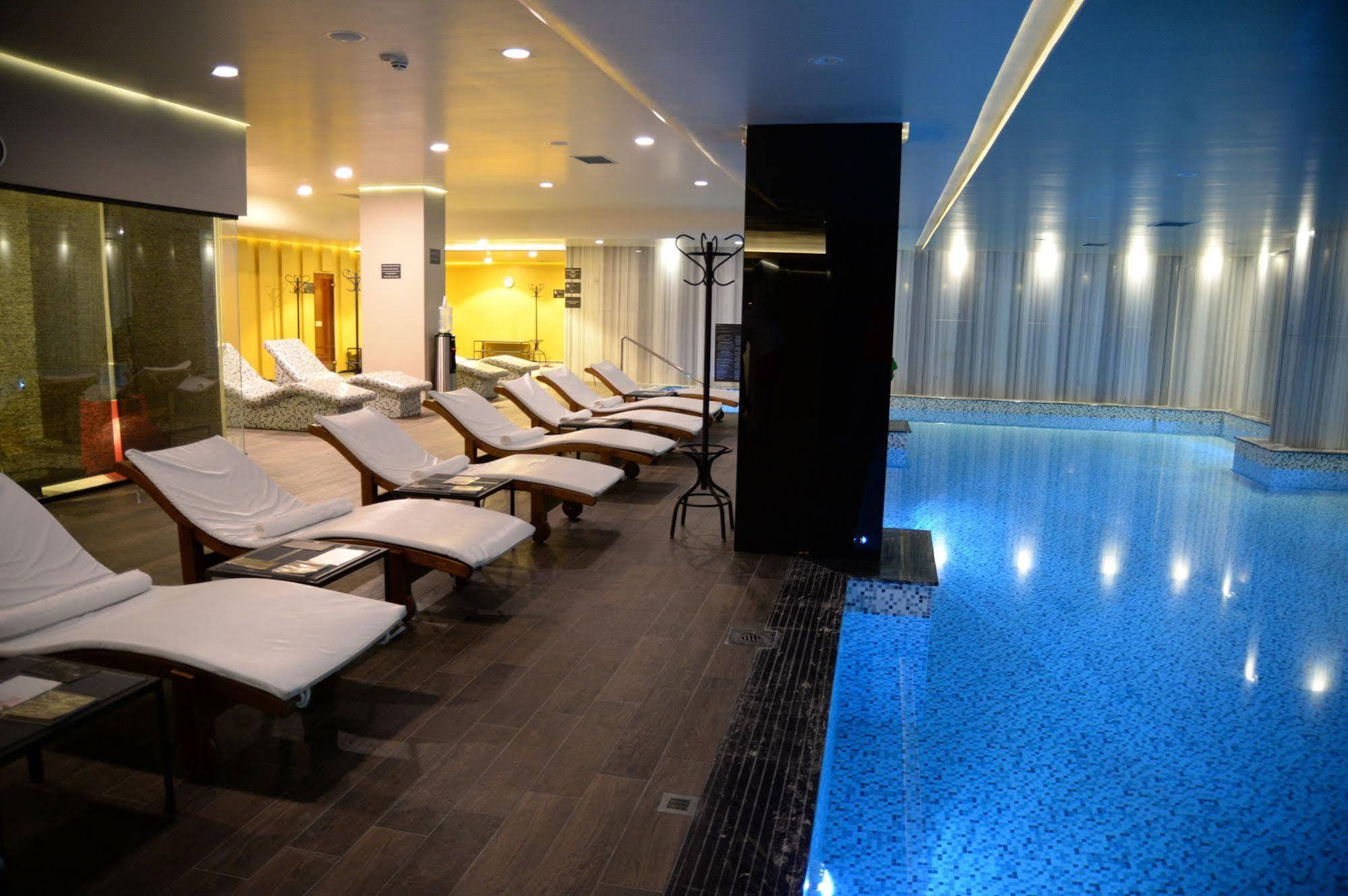 Hotel Russia Skopje Luaran gambar